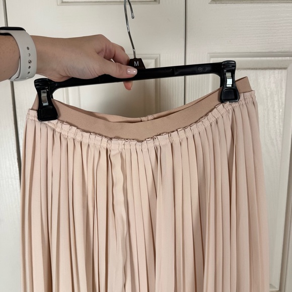 Cato Pleated Cream Maxi Skirt - Picture 3 of 6